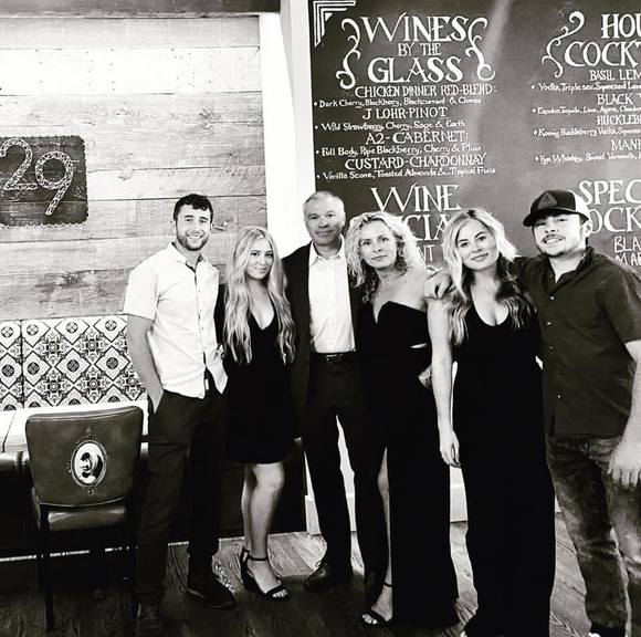 Meet your Posher, Kat - Picture 1 of 1